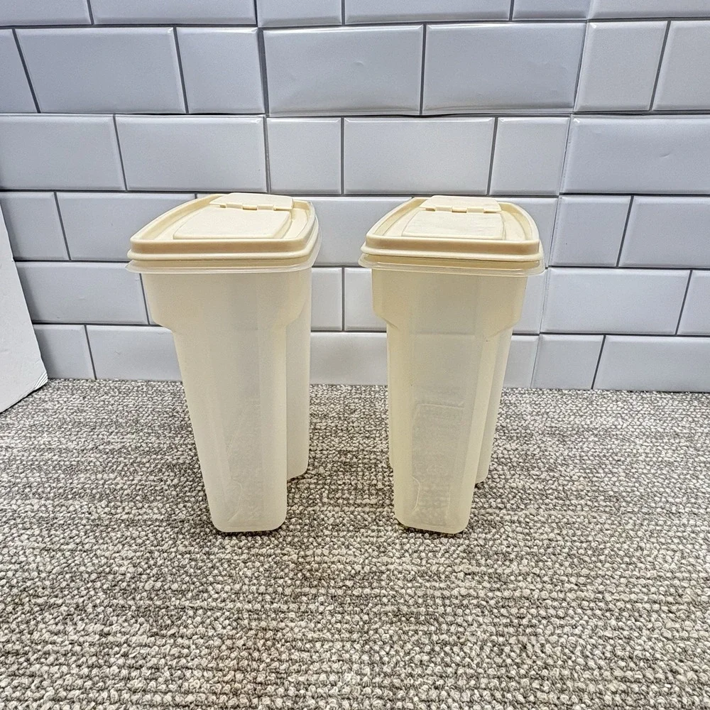 Vintage Rubbermaid‎ Servin Saver 13 Cup Storage Pouring Container Set Of 2